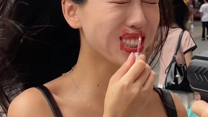 ท้าพิสูจน์ไดร์เป่าผมแรงสุดบนท้องถนน! ถ้าเป็นคุณล่ะ จะทนไหวไหม? #คนเดินถนนทั้งหมด