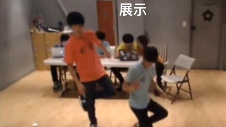 Hong Jisoo’s rule for making friends: first show off a round of personal skills.