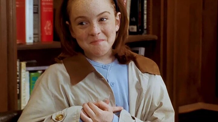 Strangers Twin Sisters Bring Divorced Parents Back Together, Reuniting the Whole Family Again