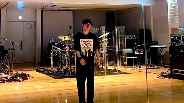 Shan Zhang is amazing at dancing... awesome!