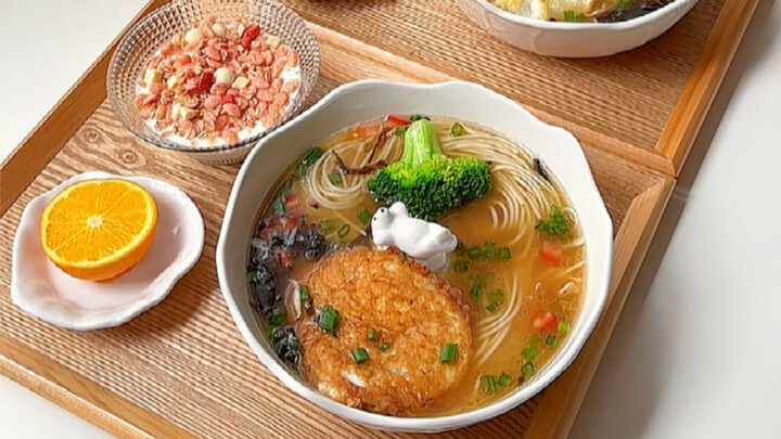 When I don’t feel like getting up early, I whip up some clear soup noodles for the kids—simple, deli