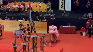 สิงโตสีชมพูสุดน่ารักปรากฏตัวในงาน Genting World Lion King Championship ปี 2023 โดยมีสาวน้อยหัวสิงโตเ