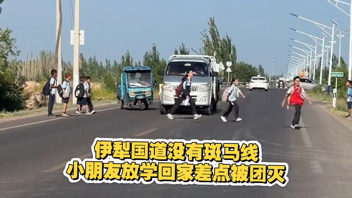 Yili Traffic Police: Tomorrow, I want to see the zebra crossing painted here.