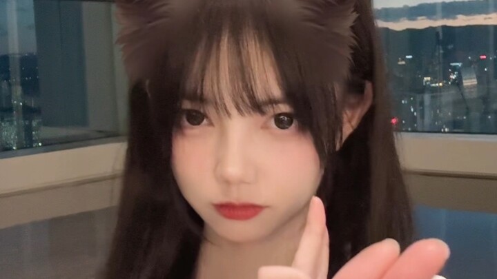 ที่จริงแล้วตอนไม่ยิ้มก็เท่สุดๆ เลยนะ…