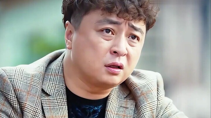 نجّار الإنترنت يجني 3 ملايين بفضل جدار واحد، لكنه يفاجأ بهدم المبنى — فيلم درامي!