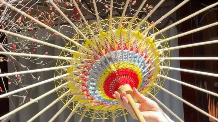 Dù đỏ làm mối, cùng che một chiếc dù dưới mưa: 99 điều nhỏ nhặt chuẩn bị cho đám cưới – cả người đều