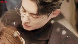 Cô cố tình đến gần và tán tỉnh anh, anh từng bước một yêu cô và tán tỉnh sau lưng cô... Cảm giác muố