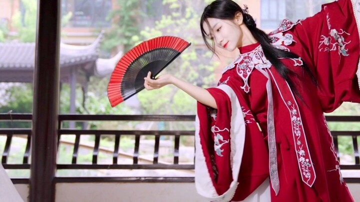 After studying Chinese for so many years, what is the most affectionate poem you have read?