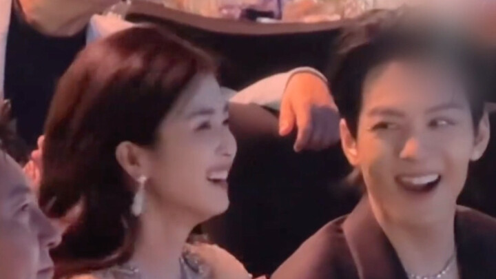 وجدتُ القاسم المشترك بيني وبين النجوم في حضور الولائم!