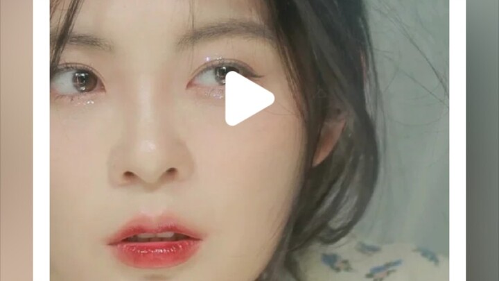 Mặt mình nhỏ hơn người ta mà!!! Thế mà trong ảnh nhóm mặt lại to nhất, tại tóc chứ chẳng tại ai!