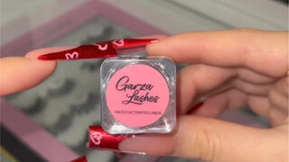 This eyeliner is so silky smooth!