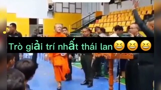 Cụ đi chân lạnh toát😆😆😆