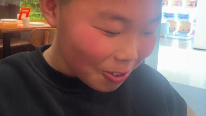 มอบให้กับน้องชาย หรือก็คือมอบให้ตัวเองในวัยเด็กนั่นเอง