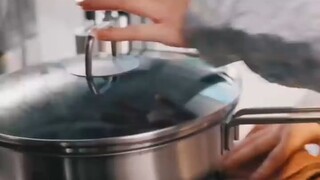 CEO เย็นชาแค่ภายนอก แต่หลงเมียตัวน้อยจนขาดเธอไม่ได้