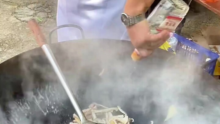Pesta besar di Shangrao, Jiangxi, 980 yuan per meja