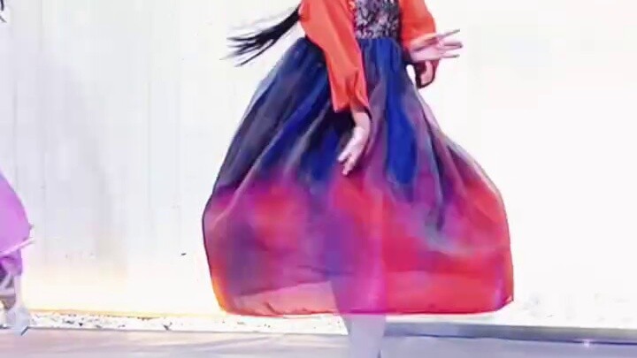 ฤดูใบไม้ร่วงกำลังมาถึงแล้ว มาเต้นรำแบบจีนโบราณ "ผีผาซิง" กันเถอะ ~ คล้ายกับการล่องลอยอยู่ในภาพวาด
