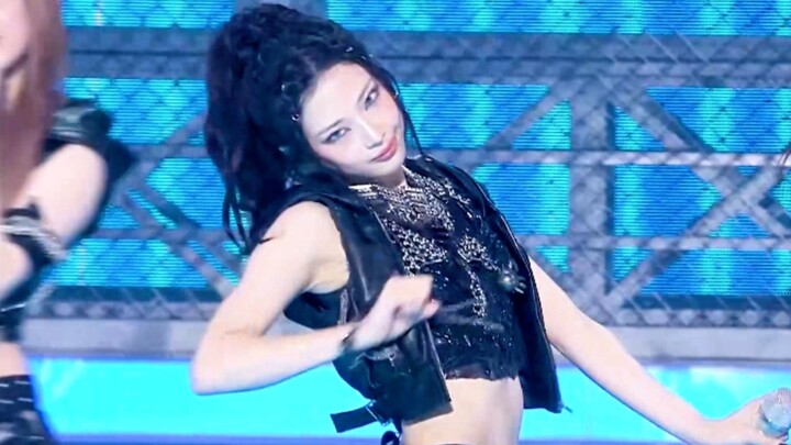 حركة واحدة تكشف عن راقص الخيمة