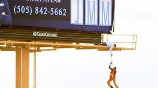 工人高空失足险噶命，索尔舍己救人成英雄