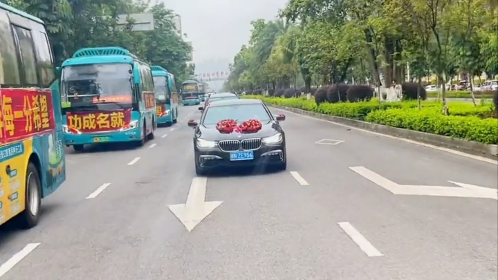 Khi đêm tân hôn gặp dịp đỗ đạt khoa bảng, ai mà chẳng thích không khí hỷ lạc thế này chứ?