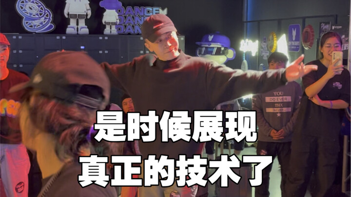 当街舞比赛放起Yoasobi的《夜に駆ける》，埃及手解除封印！