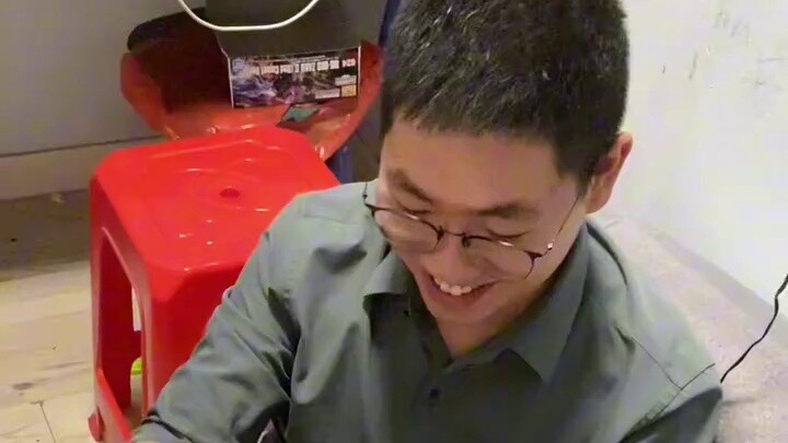 Give my husband a Gundam and see his reaction