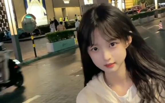 “Thật là may mắn, tôi gần như đã kết hôn rồi.”