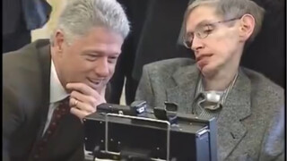 A real video of Clinton meeting Hawking at the White House in 1998, where the two had a profound aca