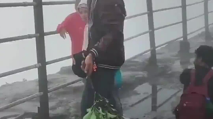 Anh chàng buông thả bản thân, cuối cùng lại quay về điểm xuất phát