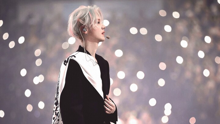 As the music starts, TVB’s “White Moonlight” makes her grand entrance!