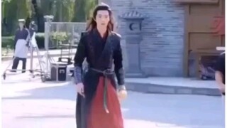 Just walking on the road can make people lose their souls