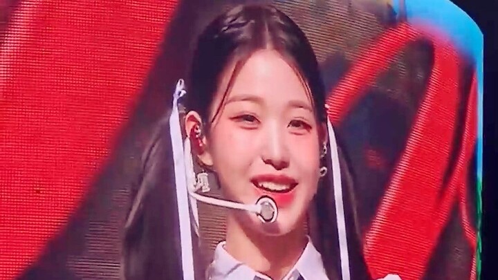 Jang Won-young’s greeting at her Taipei concert: The best, the best!