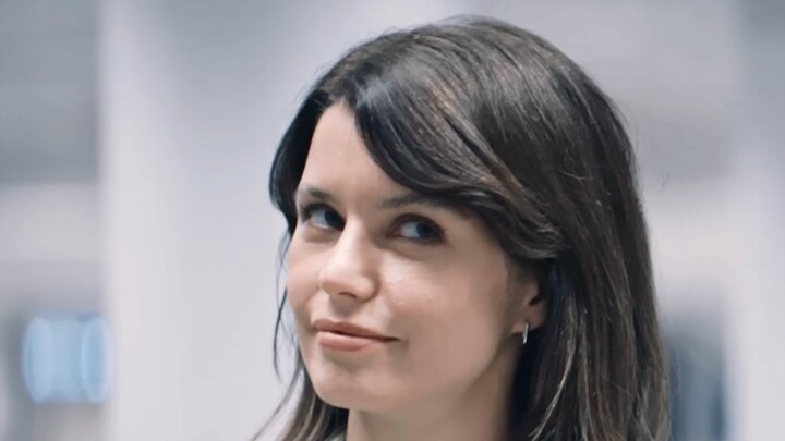 "How to get your crush if you meet her at the airport?"