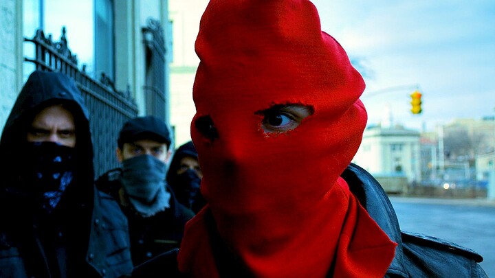 Attention-grabbing-style robbery