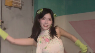 Today is Green Apple Jellyous. This is a complete foot dance. Li Mei
