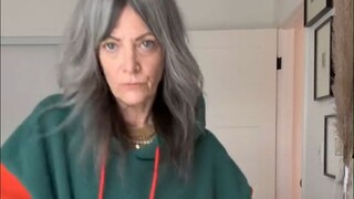 The 63-year-old grandmother who is very good at dressing was ridiculed by netizens for not being mar