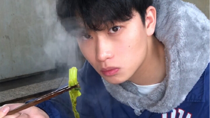 เกี่ยวกับเรื่องที่ฉันไปขโมยกินไข่ในหมู่บ้าน