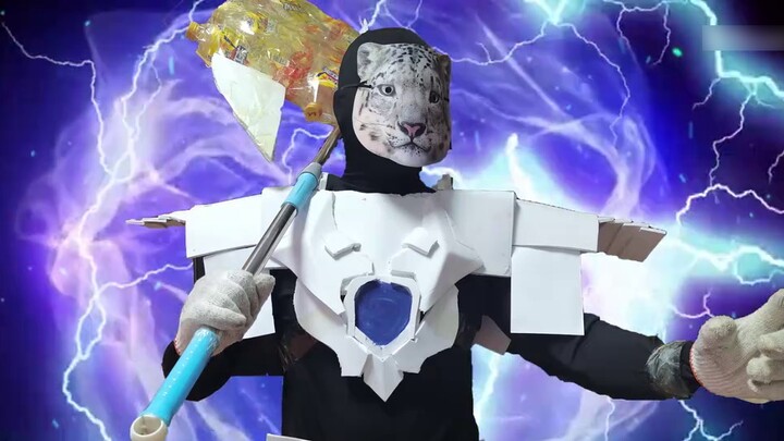 Snow Leopard transforms handsomely while walking! Release your primitive wildness! Swing your axe to