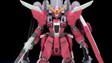 แผง Bandai HGCE Infinite Justice Gundam Type 2 และการประกอบจอแสดงผล Gundam Seed Freedom แบบ 360 องศา