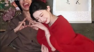 عندما يلتقي رجل سيغما مع شيطانة جذابة من الدرجة الأولى، حتى قلب الطريق لن يبقى كما هو!