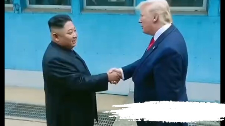 Trump vượt qua “Khu Phi Quân Sự”, trở thành Tổng thống Mỹ đầu tiên đặt chân đến Triều Tiên.