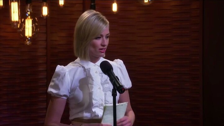 "2 Broke Girls" It's hard to go from extravagance to frugality, Caroline is really really really gre