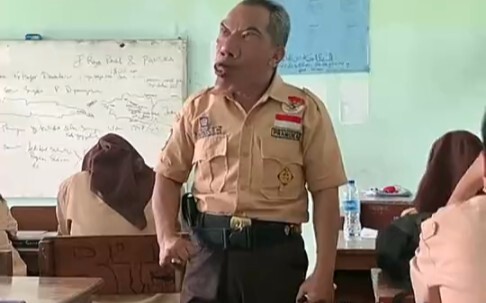 Cứu với! Chu Nguyên Chương đích thân đến dạy chúng ta học rồi!