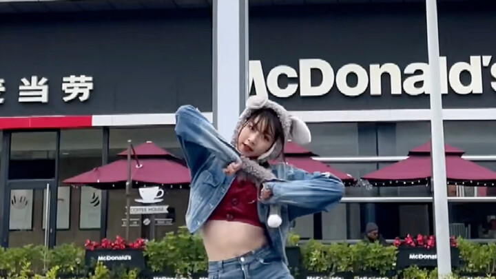 عام الأرنب مليء بالحظ السعيد! تحدي عدم الخوف من التواصل الاجتماعي: أرقص ثم ارحل، OMG ترقص بشكل مذهل!