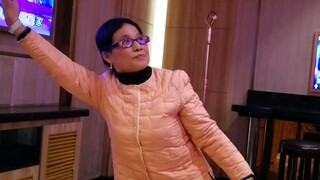 يرجى مشاهدة رقصة تشانغ تشينغ الفردية (جومولانغما)