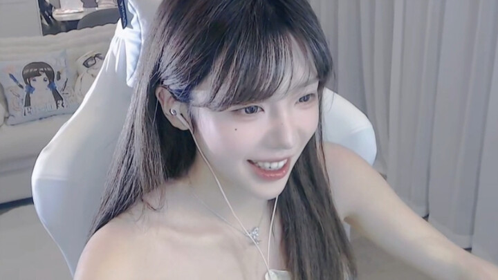 Cô gái này mà...?