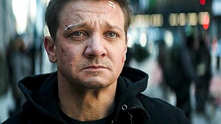 Seringkali orang-orang yang tertinggal di akhir akan sangat menderita. Sekarang hanya Hawkeye yang t