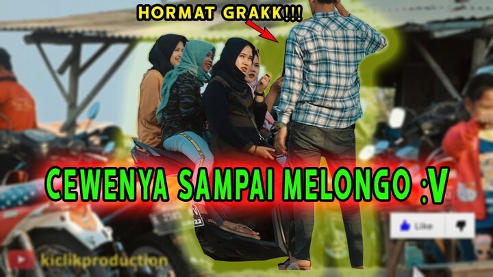 HORMAT GRAKK!! PRANK UPACARA BIKIN CEWENYA MELONGO WKWK | PRANK INDONEISA