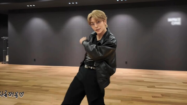 Phần thưởng vị trí thứ nhất trong đêm đậu 2 ngày của Hách Tân Long: Phát video vũ đạo cá nhân ✅