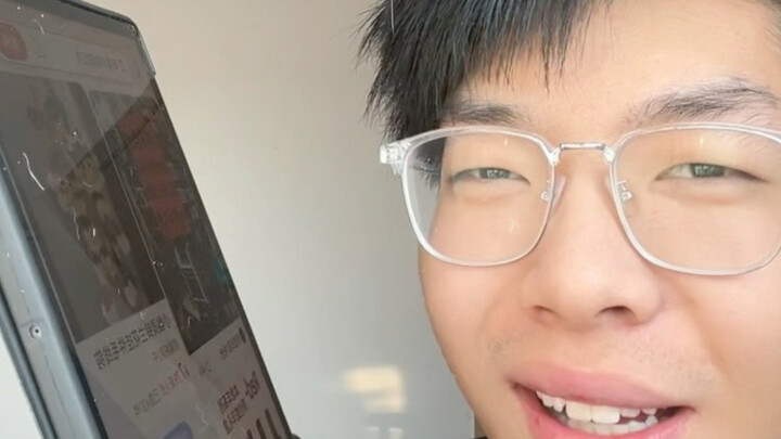 ฉันก็บอกแล้วว่ามีคนแอบฟังอยู่ในโทรศัพท์นี่แหละ