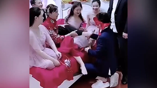 แกล้งเจ้าบ่าวเจ้าสาว